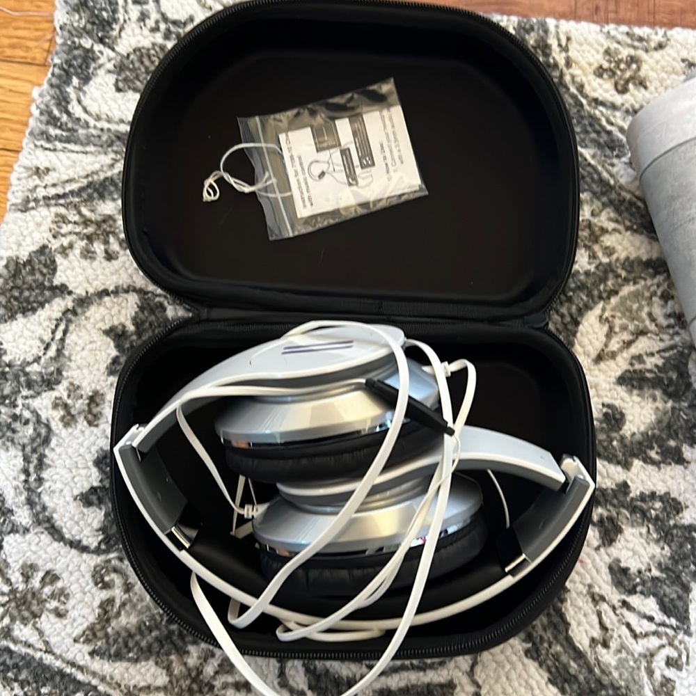 Headphones with mic